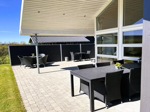 Outdoor dining - "Wilma" - 220m from the sea by Interhome (Otterup)