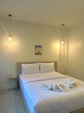 Individually decorated, individually furnished, desk, laptop workspace - Kata Platinum Hotel (Karon)