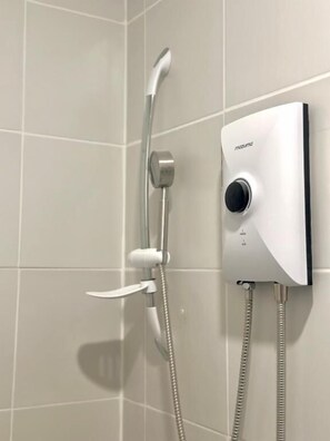 Bathroom | Shower, hair dryer, towels, soap - Kata Platinum Hotel (Karon)