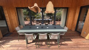 Outdoor dining - CASA ALTA BIANCA: villa, pool & studio for up to 8 people (Viggianello)