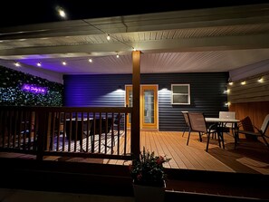 Outdoor dining - The TriFecta At Churchill Downs (Louisville)