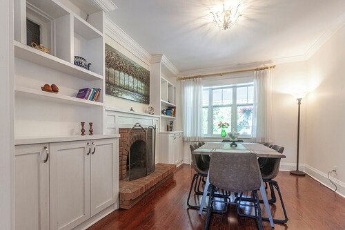 4BR Midtown Toronto Retreat | Parking | Subway 5 Min Walk