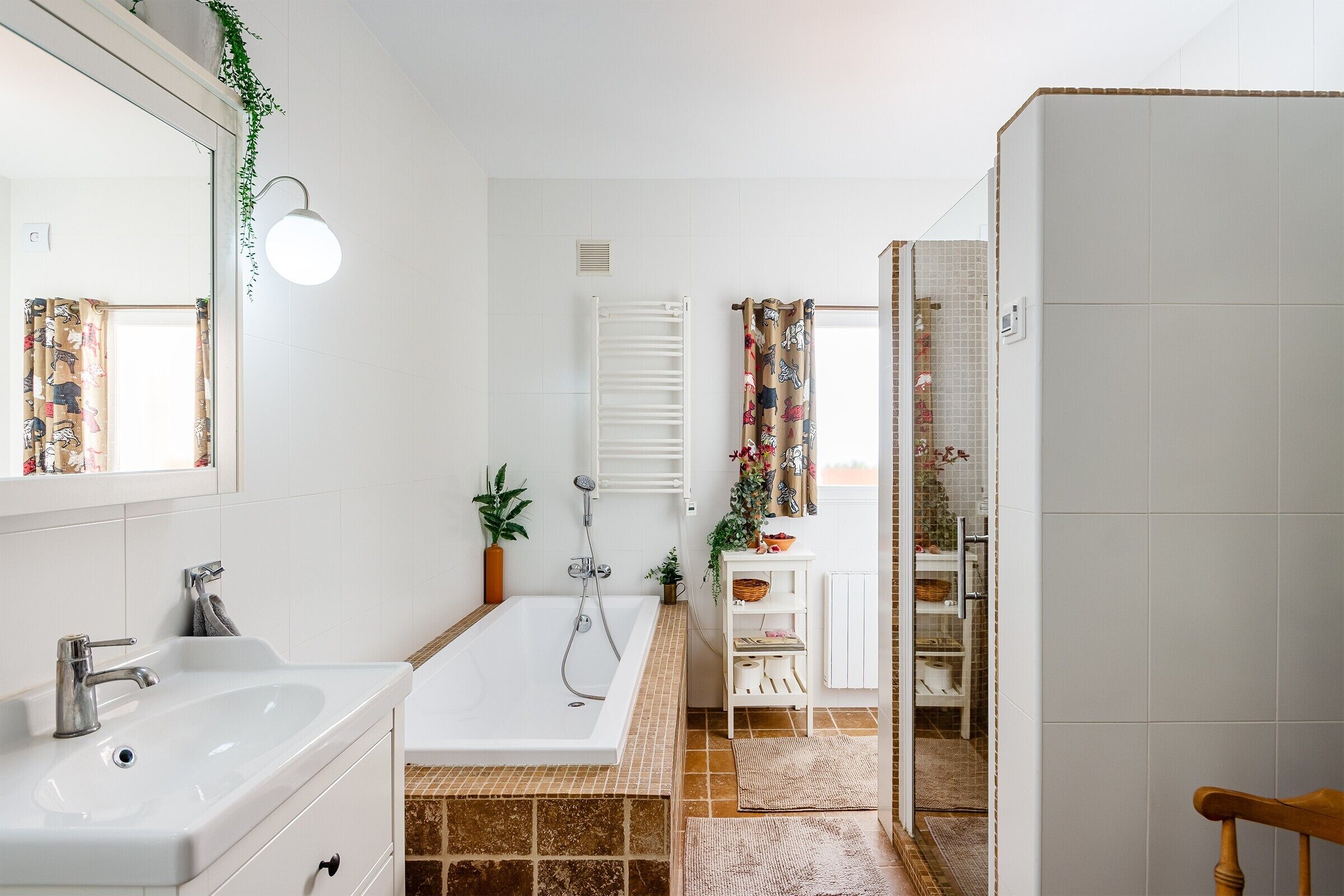 Shower, towels