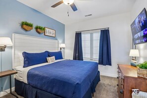 Tabla de planchar con plancha, wifi y ropa de cama 