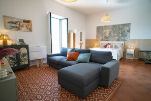 1 bedroom, iron/ironing board, travel cot, free WiFi - Modern Suite and Open Space Bedroom• 200 meters from Sea • into Historic Center (Salerno)