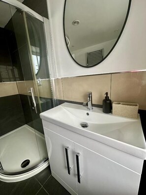 Habitación doble, vista al río | Baño
