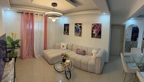 Living room - Welcome to Your Home 15 Minutes From the Airport (Santo Domingo Este)