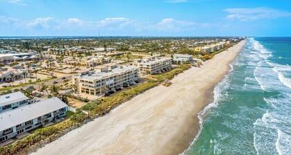 Relax at our fully renovated peaceful beach condo in Satellite Beach