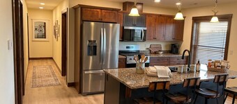Newly Remodeled 3BR Riverfront Apartment w/ WiFi, Garage & Private Access