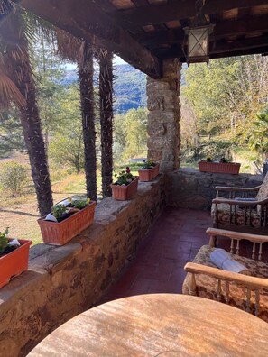 Terrace/patio - Garrotxa Nature House by Fidalsa (Les Planes d'Hostoles)