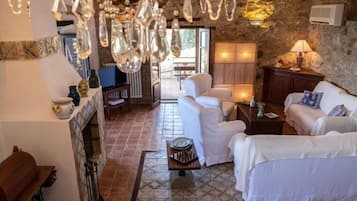 Vila, 3 quartos, piscina particular, vista para o jardim | Área de estar