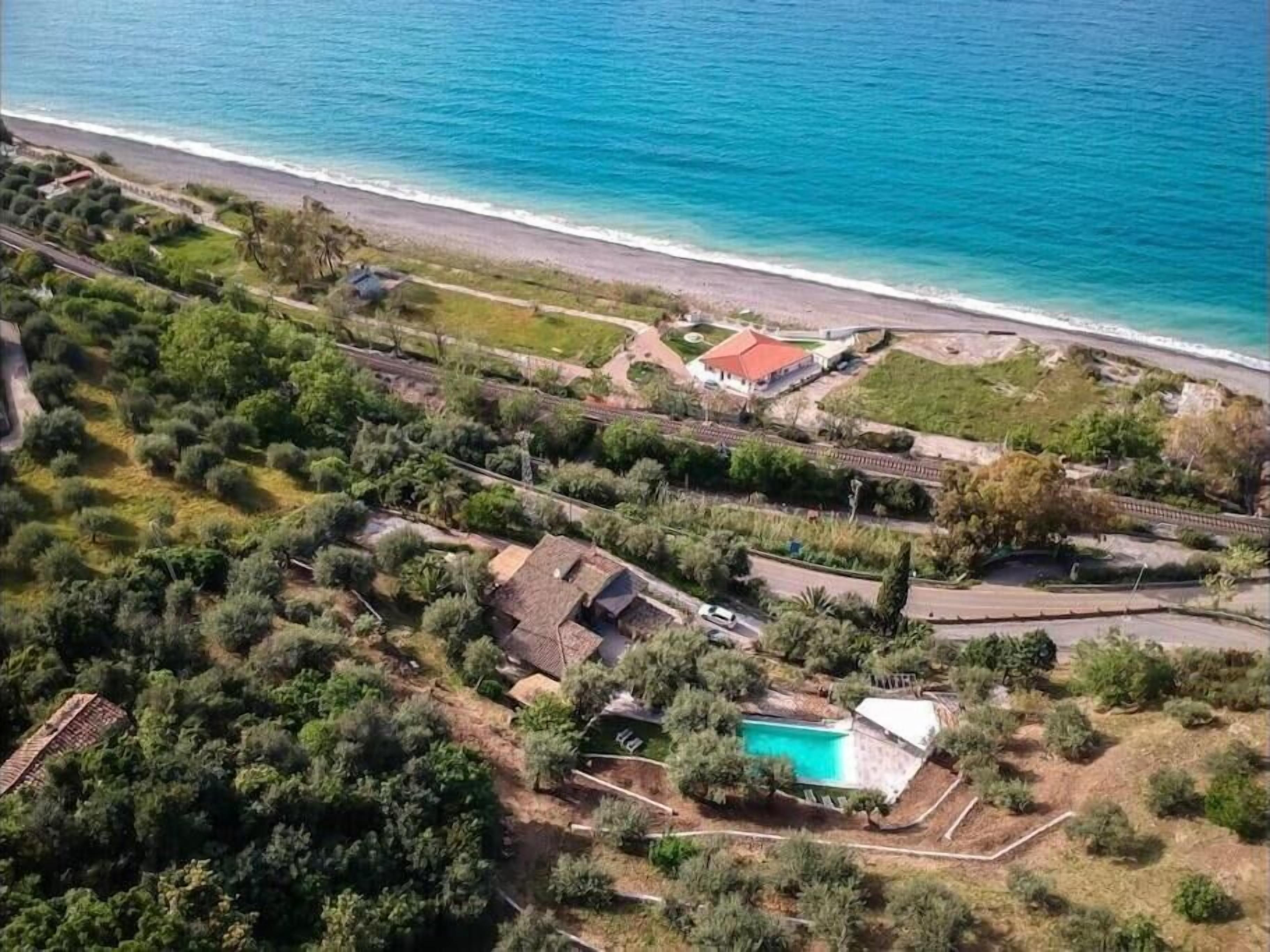 Vila, 3 quartos, piscina particular, vista para o jardim | Vista da propriedade