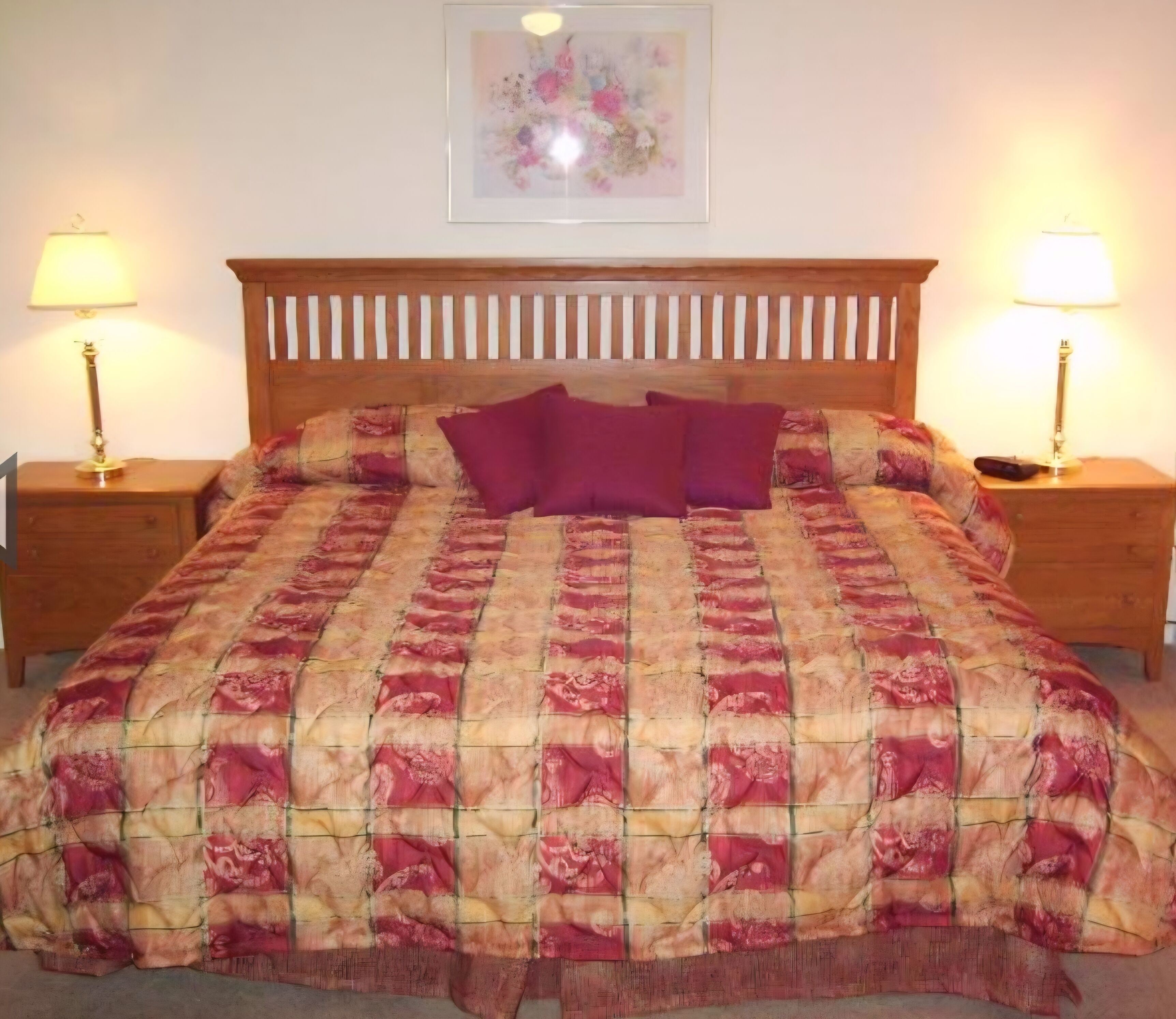 Iron/ironing board, bed sheets