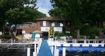 Peaceful 3
2-bedroom lodge with AC in Spirit Lake