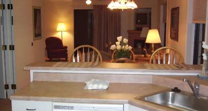Peaceful 3
2-bedroom lodge with AC in Spirit Lake