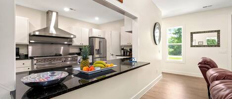 Comfort Double or Twin Room, Golf View | Private kitchen