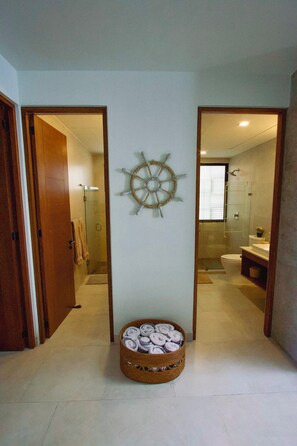 Bathroom - Luxury penthouse with private Jacuzzi* ocean views*. (Bahias de Hutulco)