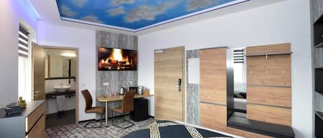 Comfort Studio Suite | Desk, free WiFi