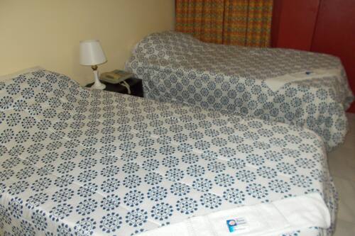 Chambre Standard Double ou avec lits jumeaux, plusieurs lits, non-fumeur, rez-de-chaussée
