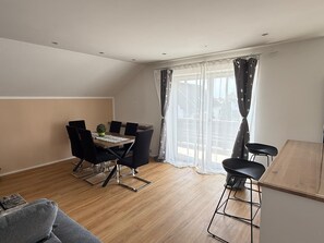 Dining - Modern house near Audi in Appertshofen/Stammham (Stammham)