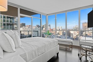 Room - Modern 2-bedroom condo in Marina District of beautiful downtown San Diego (San Diego)