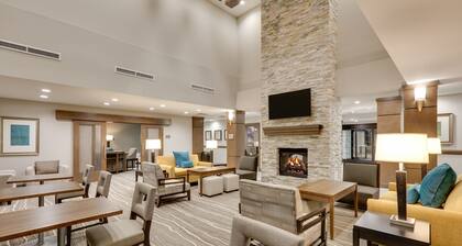 Chic 1BR Suite w/ Kitchen | Pool + Daily Breakfast