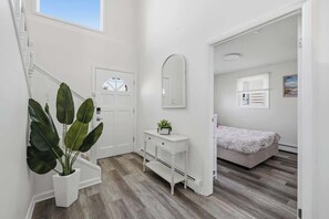 5 slaapkamers, een strijkplank/strijkijzer, reisbedje, gratis wifi