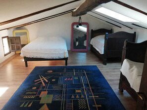 5 bedrooms, iron/ironing board, travel cot - Country house with swimming pool  (Savenès)