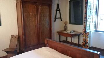 5 Schlafzimmer, Bügeleisen/Bügelbrett, Reisekinderbett