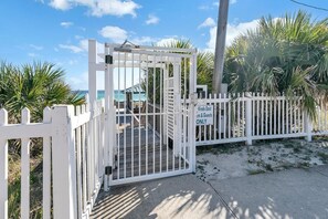 Property grounds - Gulf Winds East #7 (Miramar Beach)