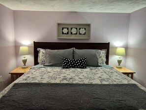 Tabla de planchar con plancha, wifi y ropa de cama 