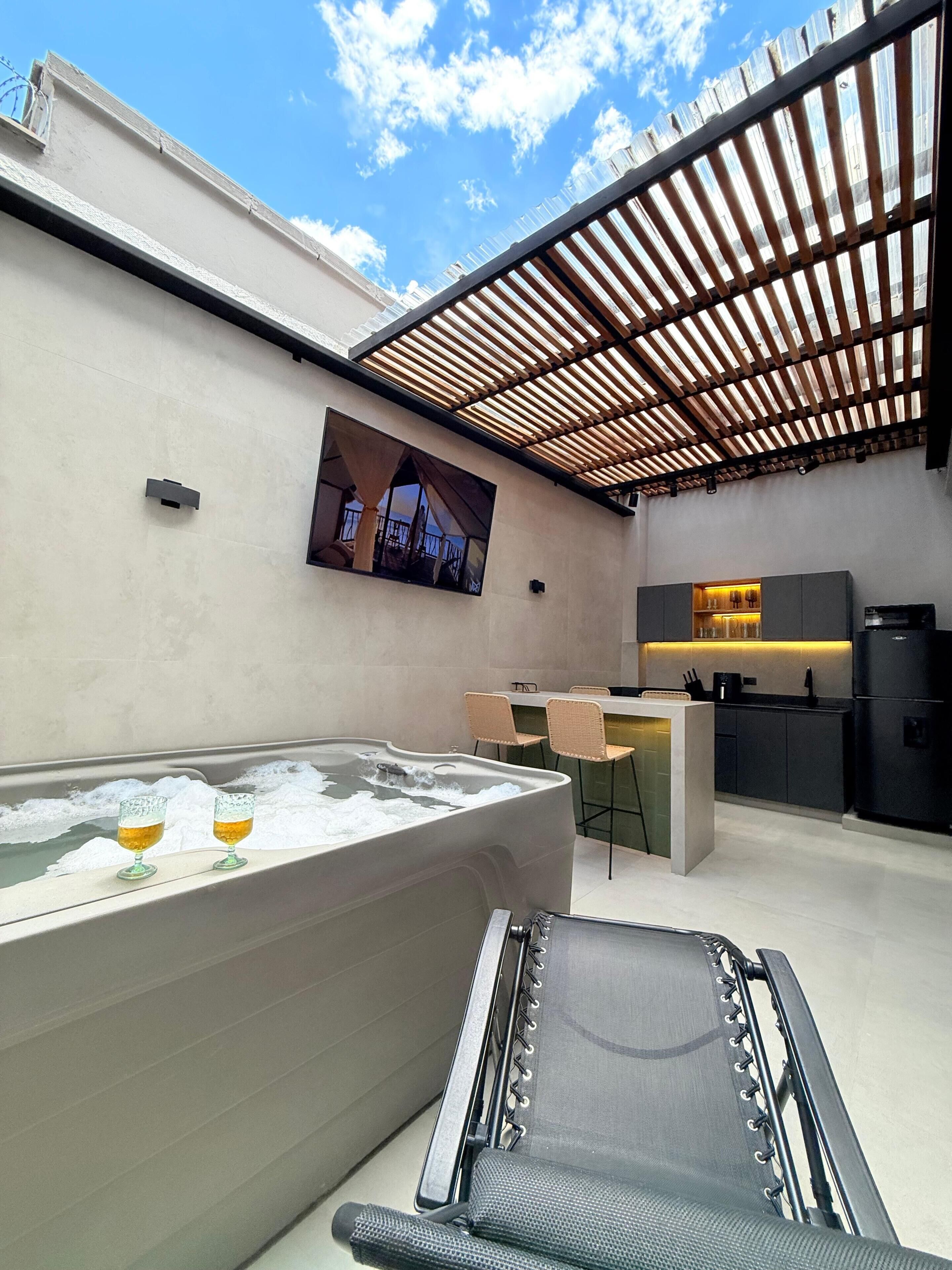 Deluxe Apartment
