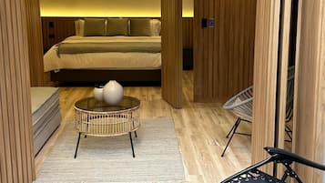 Deluxe Apartment | In-room safe, free WiFi