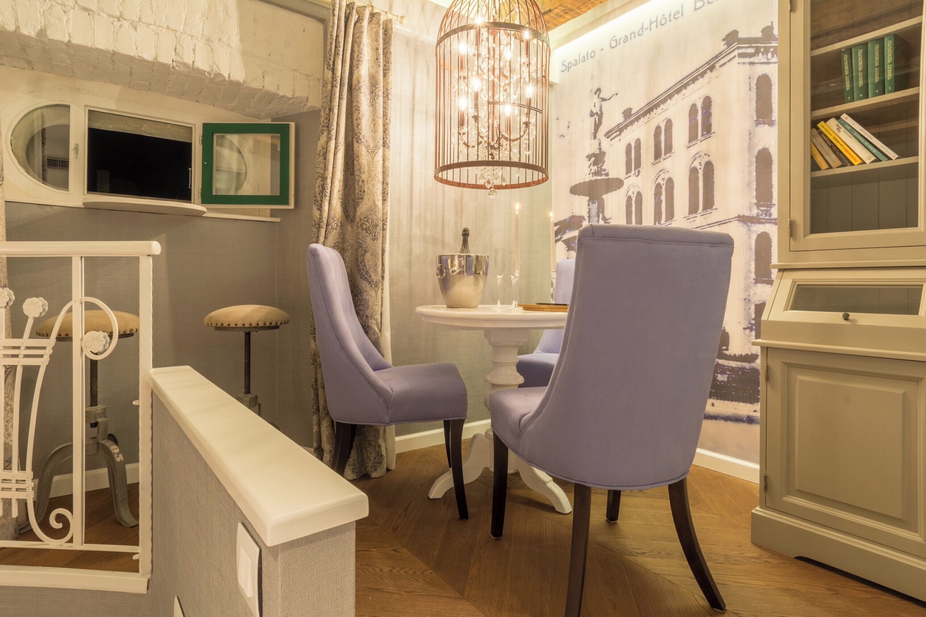 Deluxe Double Room, City View | Interior