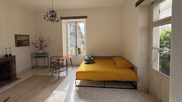 1 habitación, wifi y ropa de cama
