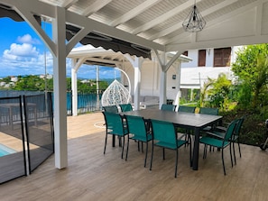 Outdoor dining - Villa Swim Martinique (Le Robert)