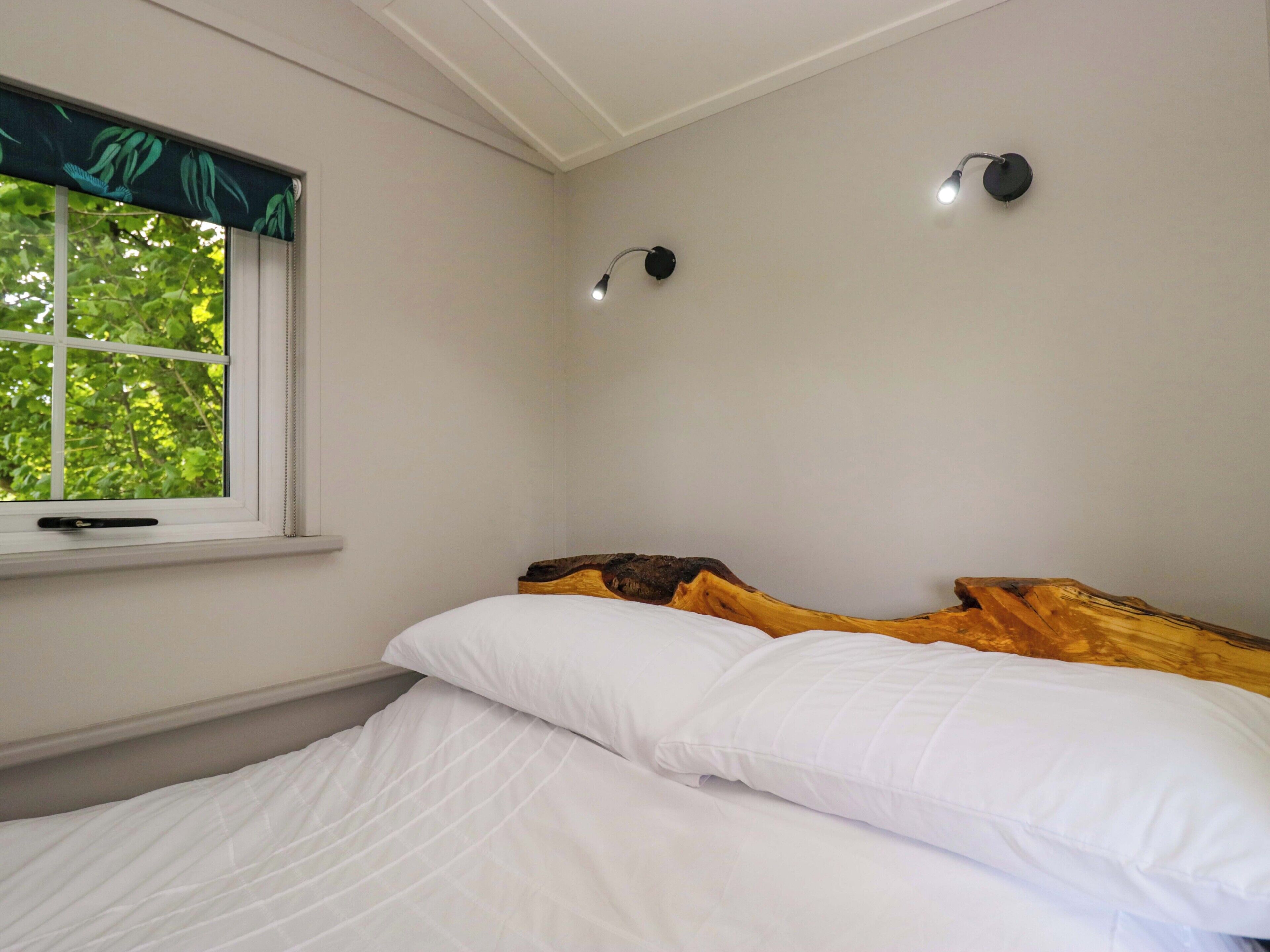1 habitación, decoración personalizada y muebles diferentes 