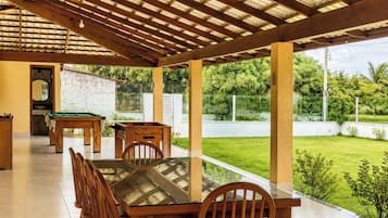 Casa premium | Opções para refeição ao ar livre