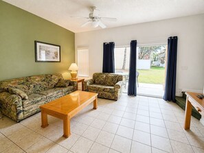 TV - Comfortable stay near Disney parks 2 (Kissimmee)