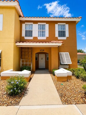 Exterior - Easy family stay with resort pool (Kissimmee)
