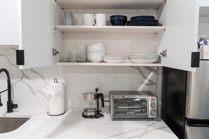 Private kitchen - Jersey City Apartment. 15 min to NYC / World Cup Stadium (Jersey City)