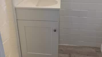 Towels, soap, shampoo, toilet paper
