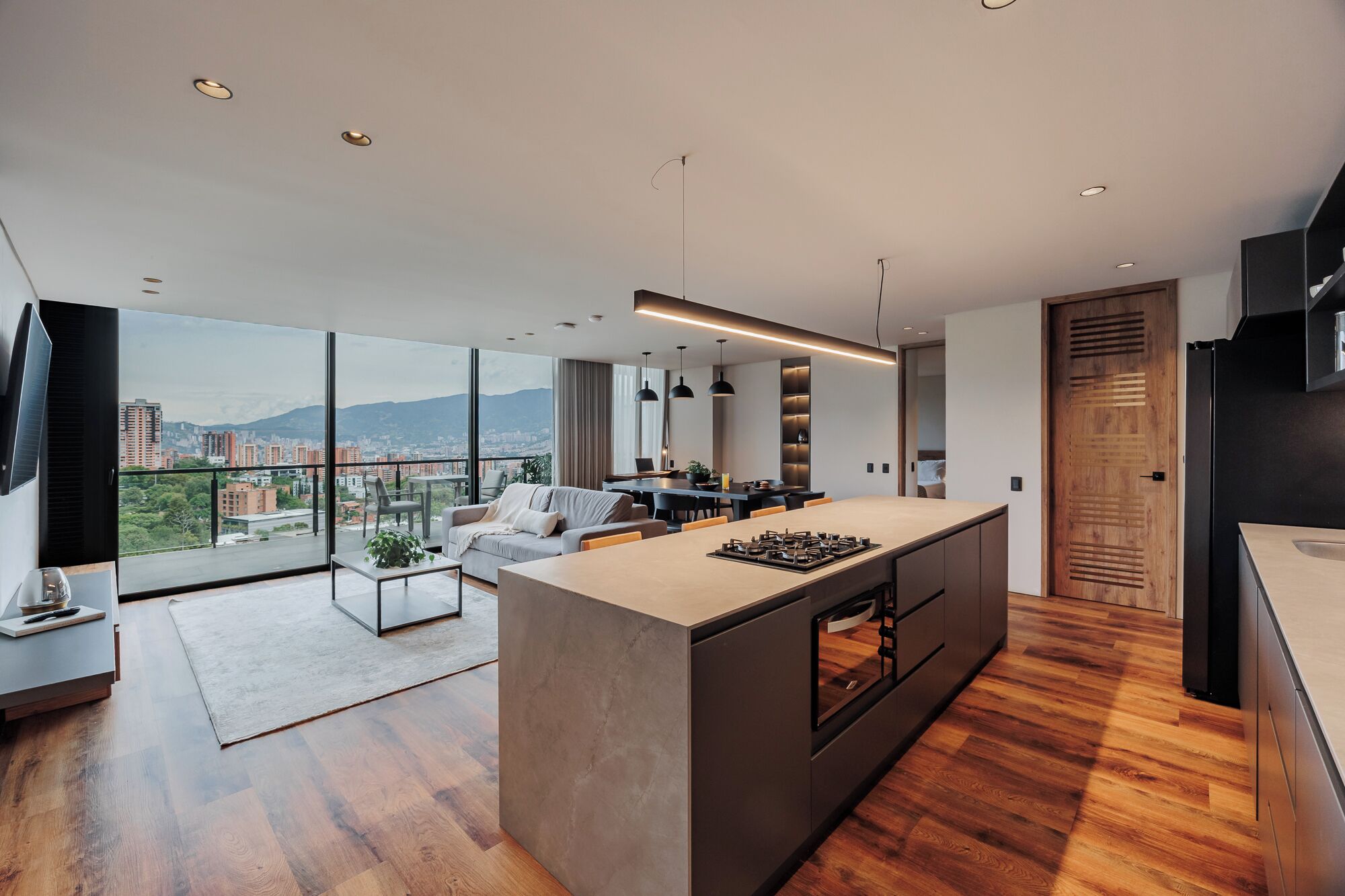 Suite Deluxe | Cucina privata | Frigorifero, microonde, piano cottura, pentole/stoviglie/utensili