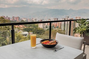 Loft superior, vista para a cidade | Terraço/pátio