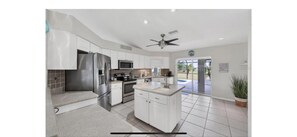 Private kitchen - Placida Golf Oasis near Boca Grande. Automated Pool/Spa & Private 19th Hole (Placida)