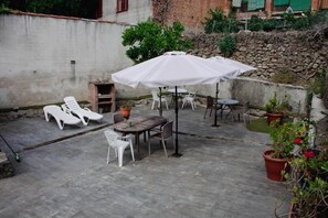 Outdoor dining - Vrbo Property (Jarandilla de la Vera)