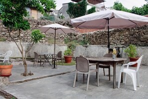 Outdoor dining - Vrbo Property (Jarandilla de la Vera)