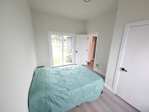 3 slaapkamers, een strijkplank/strijkijzer, wifi, beddengoed