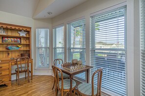 Interior - Charming 3-bedroom cottage with AC in Jamaica Beach (Jamaica Beach)