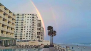 Pool - Studio right on the beach in peaceful Daytona Beach with openPools/Jacuzzi/Sauna (Daytona Beach)